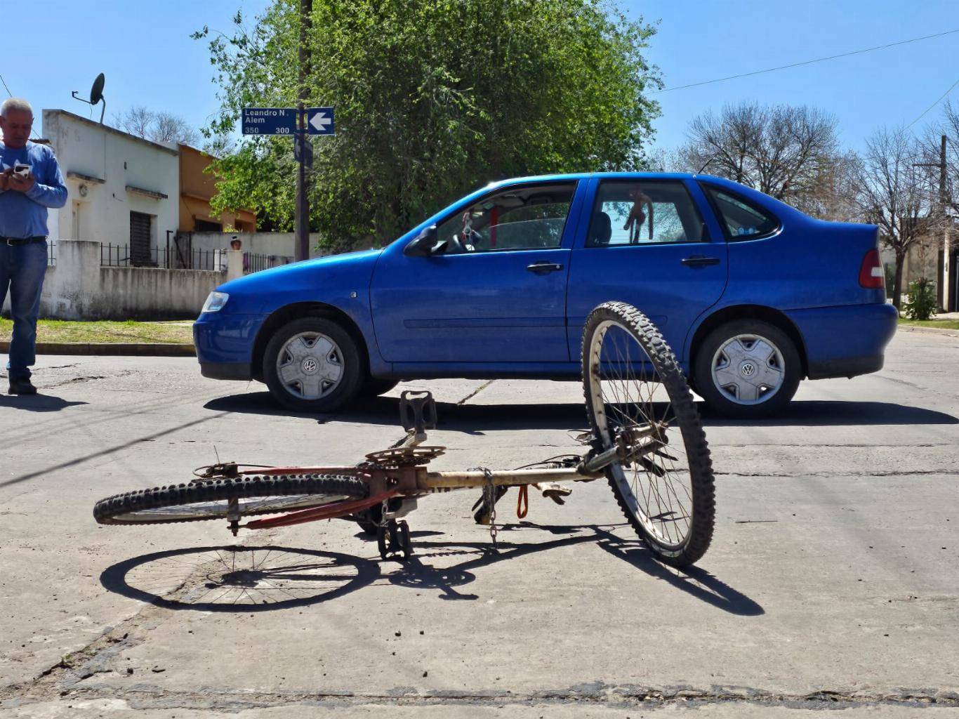 Choque Entre Un Auto Y Una Bicicleta Chacabuco En Red