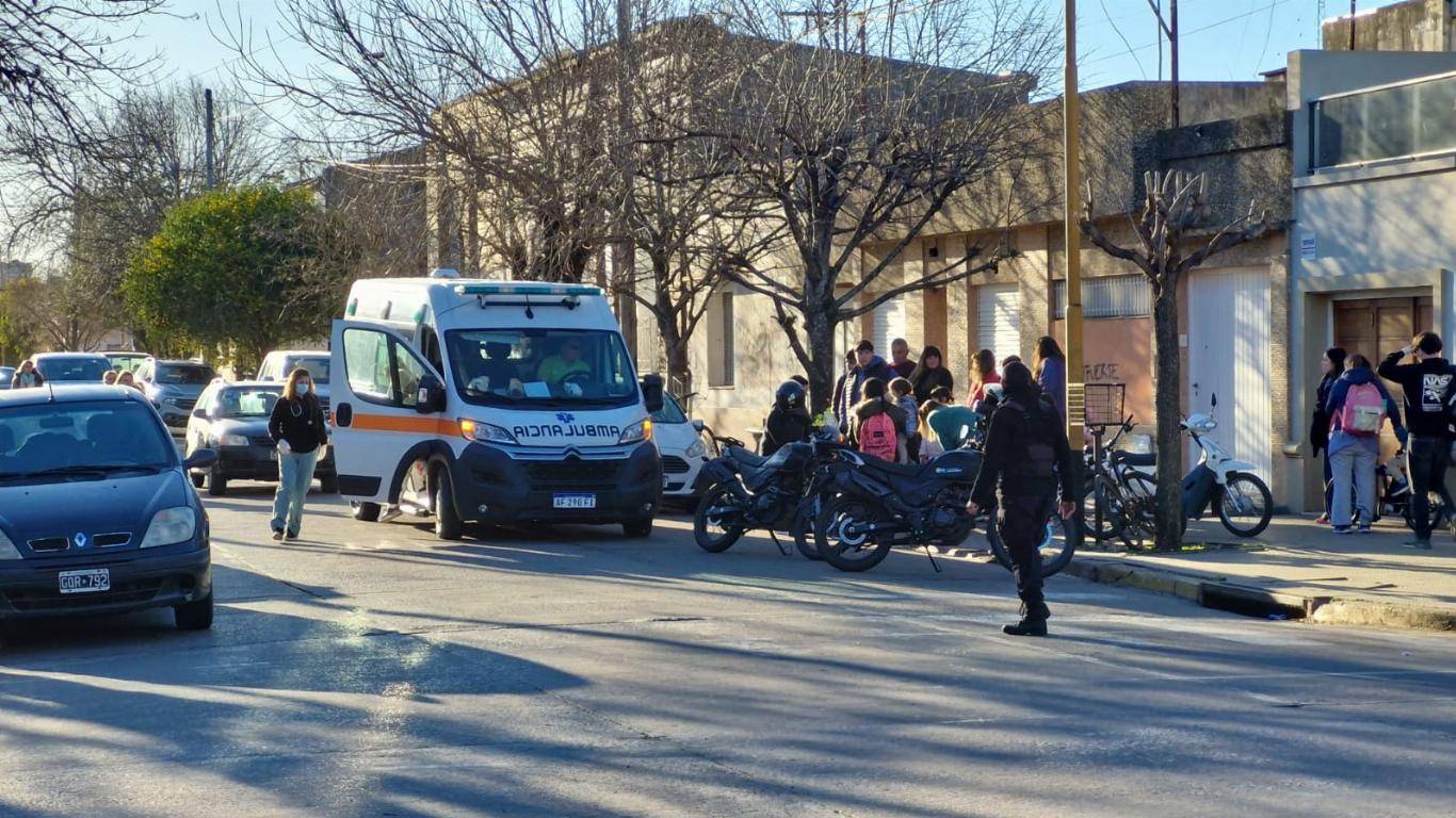 Una mujer y un menor trasladados al Hospital tras caer de una moto ...