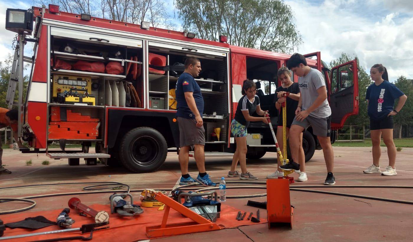 Clases En La Academia De Cadetes De Los Bomberos | Chacabuco En Red